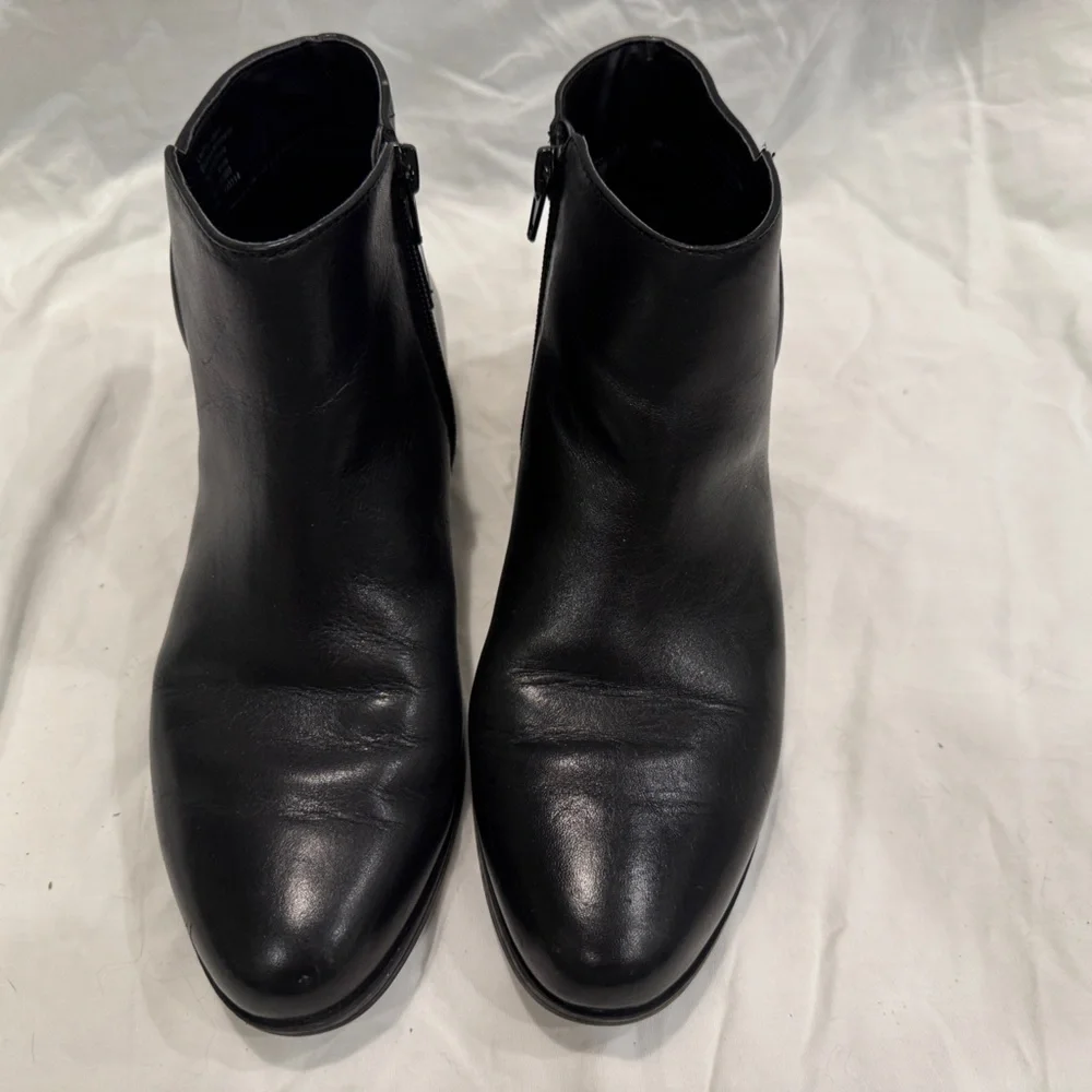 Alfani black ankle boots with side zip. - Picture 5 of 7